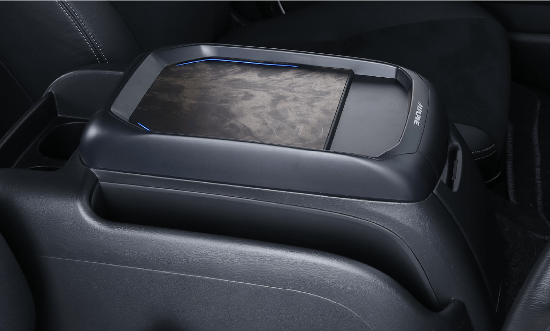 純正コンソール交換タイプなのでピッタリおさまる