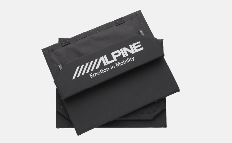 持ち運び可能な設計!キャリーバッグ付属