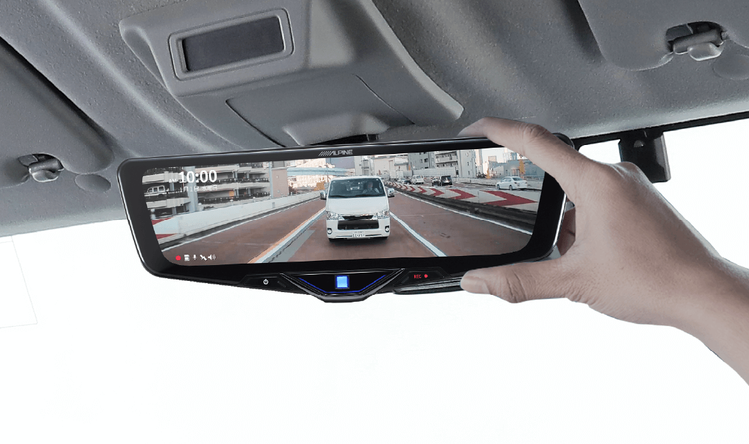 カメラ独立型だから各センサーを避けてフロントカメラを取付け