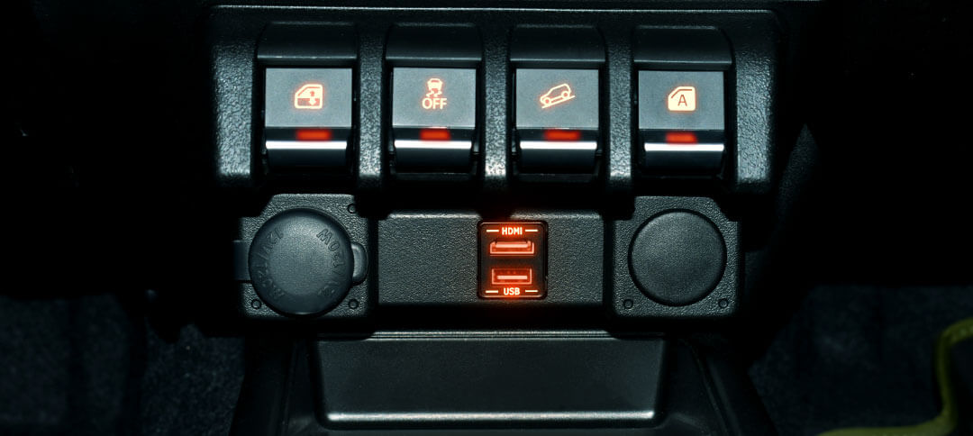 ジムニーノマド/ジムニーシエラ/ジムニー専用アンバーLEDライティングUSB/HDMI接続ユニット同梱