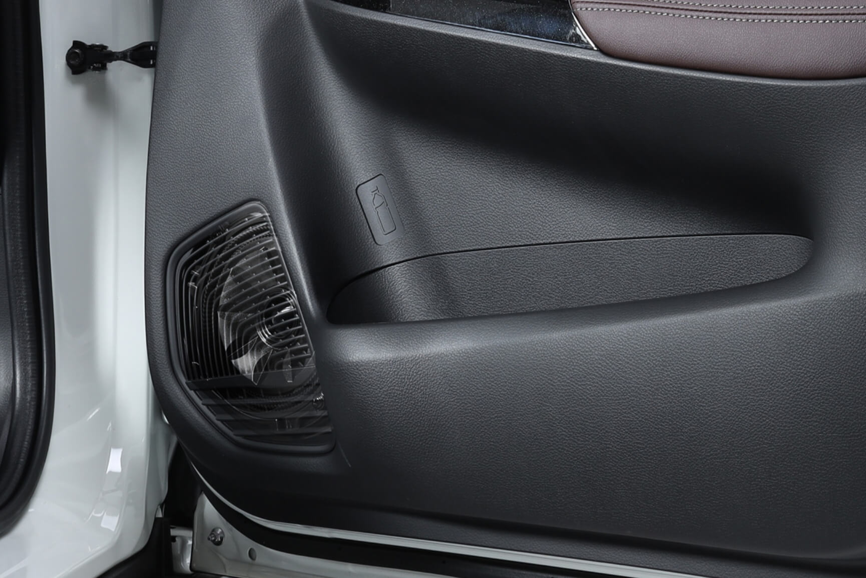 ドアウーファー